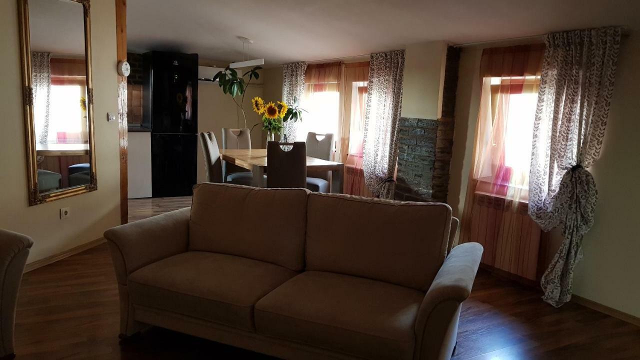Apartamento Apartament Central Oradea Exterior foto